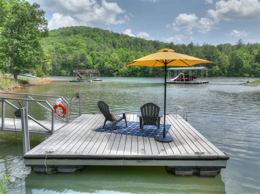 Anchors Away Vacation Rental on Lake Blue Ridge